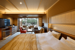 DXダブル「佳月」
ダブルベッド
室内面積　39.0㎡　/　露天風呂・テラス面積 12.0㎡
※こちらのお部屋の棟にはエレベーターがございます。