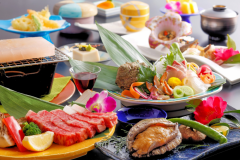 地元ブランド【但馬牛】と日本海で育った【鮑】をお楽しみいただける会席料理です