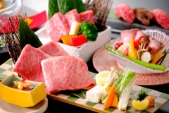 但馬牛会席　料理イメージ　　陶板焼き、しゃぶしゃぶ、ローストビーフ、炙り握り寿司