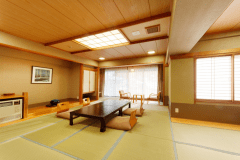 【禁煙】スーペリア和室＜13畳／バスなし・トイレ付＞定員6名