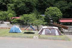 テントサイト_W type(広さワイドな100㎡のリバーサイド、2家族もOK)