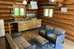 1Fにはキッチン・トイレ・テーブル＆ソファ