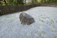 サイト内のシンボルストーン