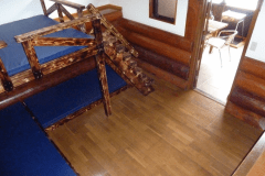 手作り２段ベッド（寝具は備え付けてありません）