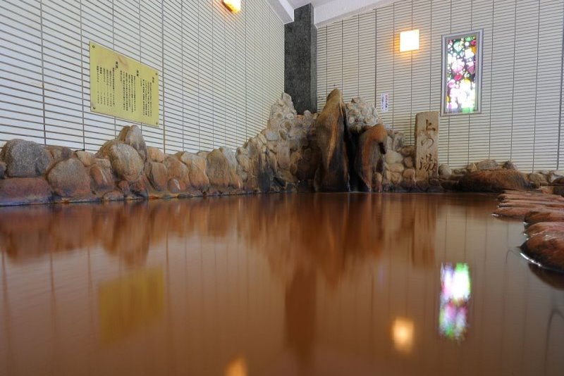 包含早餐+晚餐(餐點在您的房間或私人宴會廳準備) 包含早餐+晚餐(餐點在您的房間或私人宴會廳準備)