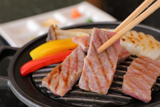 お好みの焼き加減で楽しめるステーキ