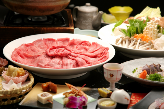 神戸ビーフの繊細な脂身のうま味を楽しめる「神戸牛しゃぶしゃぶ鍋」