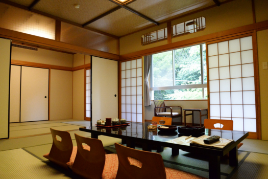 【大部屋一例】4～8名様で利用可能な広めのお部屋です