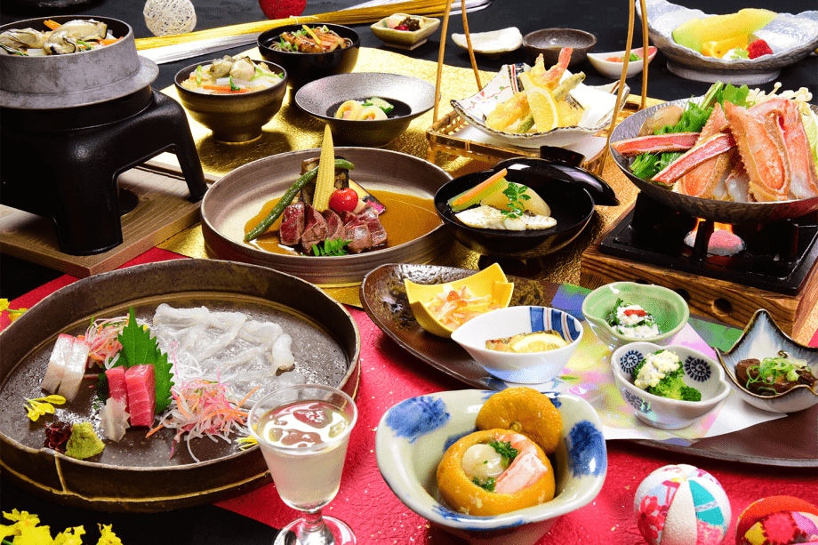 蟹にクエ、黒毛和牛と豪華な食材で仕立てた「大晦日特別会席」。〆は年越しそばで縁起を担いで。
