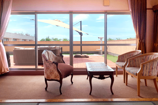 【ホテル万葉岬HPオリジナル】「1日一室限定」海が見えるウッドデッキテラスで休暇を満喫！◆特別室満喫プラン◆