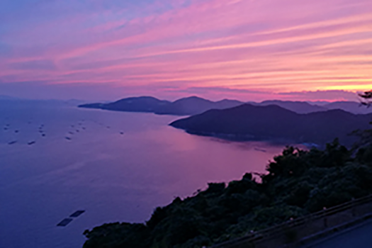 万葉岬の夕暮れ