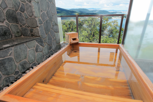 《男湯》展望－檜風呂瀬戸の海のそよ風にあたりながらのんびりと・・・
