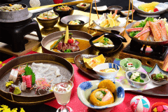 蟹にクエ、黒毛和牛と豪華な食材で仕立てた「大晦日特別会席」。〆は年越しそばで縁起を担いで。