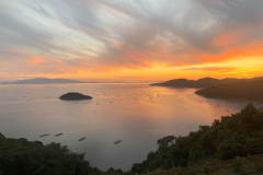 南側のテラスは夕日百選・赤穂御崎に沈む夕日をご覧いただけます。