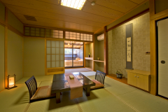 【露天風呂付き客室 A-Type】ご夫婦のお客様に人気のあるこちらのお部屋は寛ぎやすさを追求したお部屋です。 【露天風呂付き客室 A-Type】ご夫婦のお客様に人気のあるこちらのお部屋は寛ぎやすさを追求したお部屋です。