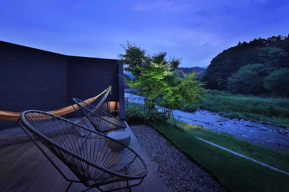 【離れメゾネット】川テラスとハンモックのある眺望の館