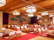 【舞台付き大宴会場】風格ある松の舞台。踊りや謡いなど発表会・ビンゴや出し物などアトラクションにも最適。グループ旅に盛り上がります♪