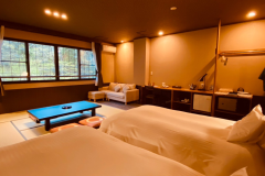 【東館/和モダンツイン】渓流沿い景観良好/畳有ツイン34平米