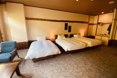 【ワイドツイン（館おまかせ）】※３名以上利用時は、ソファベッドでご用意
