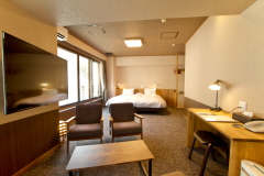 【別館/ハリウッドツイン/シャワー付】川沿い角部屋34平米