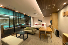 13号室【半露天風呂付】渓流沿い広々角部屋スイート◆62平米