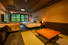 24年改装【和モダンツイン/バス付】畳有ツイン34平米