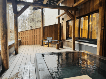 【26年春新設／山側】広々テラスと源泉露天風呂付セミスイート