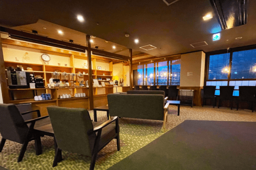 ロビーラウンジではセルフサービスで挽きたて珈琲や紅茶・ハーブティーがお楽しみ頂けます。