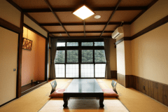 【リビング付和洋室】和室10畳＋洋室ツイン◆シャワー付（和室）