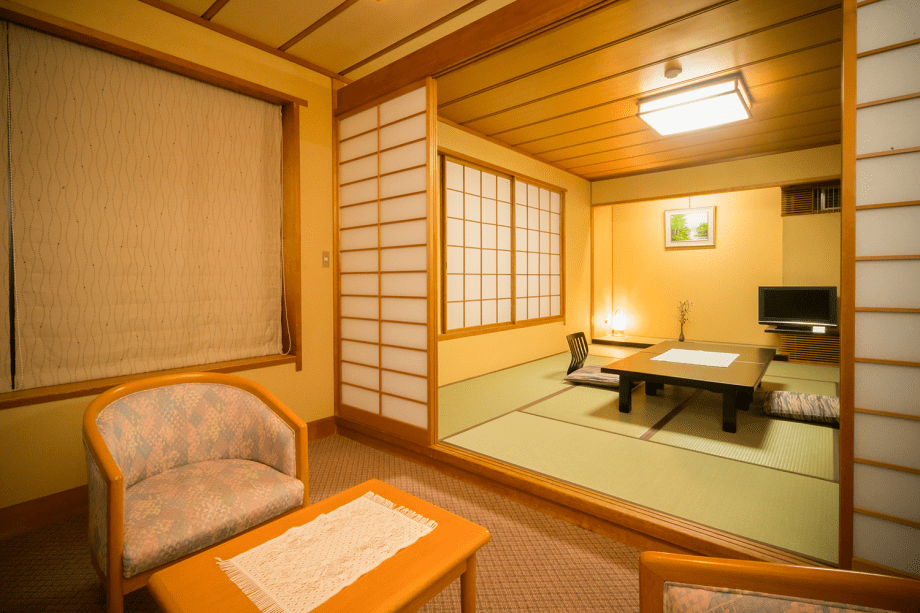 伝統旅館のぬくもり 灰屋 | 本館十楽棟 和室 スタンダード | プランを選ぶ