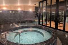 【ガーデンサウナ】冷水浴槽はもちろん、露天風呂、外気浴用に「ととのいチェア」もご用意。 【ガーデンサウナ】冷水浴槽はもちろん、露天風呂、外気浴用に「ととのいチェア」もご用意。