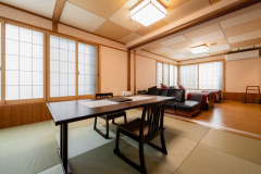 【本館十楽棟】和洋室(バリアフリー)客室イメージ
3部屋のうちの1部屋。車イスのままでも皆様での団欒が可能です。 【本館十楽棟】和洋室(バリアフリー)客室イメージ
3部屋のうちの1部屋。車イスのままでも皆様での団欒が可能です。