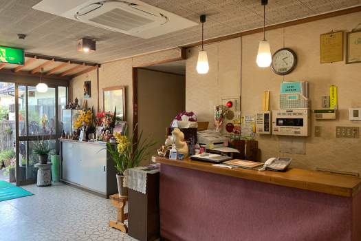 【玄関・フロント】お客様は笑顔でお出迎えいたします！