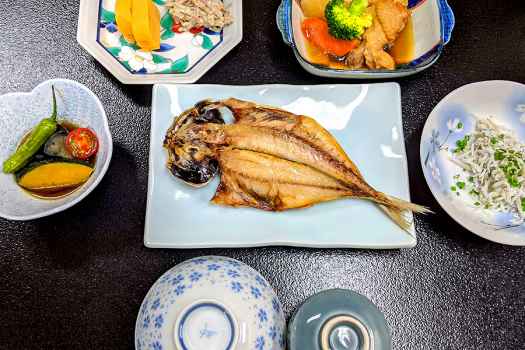 港町の素朴ですが美味しい手作り料理です。（朝ご飯一例）