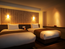 ★2022年1月リニューアル★ 渓谷を望む展望風呂付きプレミアムルームがOPEN。ベッドルームと和室が分れた和洋室タイプでございます。