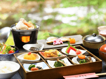 ■朝食イメージ■市場から届く旬魚、新鮮な地野菜、会津産コシヒカリ。地元食材を堪能する料理旅館の和朝食