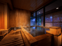 ■【源泉かけ流し展望風呂付】和室12畳■浴室の一例（310号室・青森ヒバの浴槽）