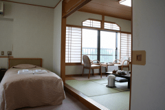 【旅館でも寝るときはベッド】和洋折衷のお部屋プラン