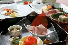-One dish at a time  Satisfying Kaiseki Ryori (traditional Japanese meal brought in courses) plan