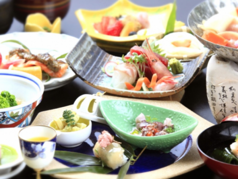 【日帰り昼食付】3名様以上はこちら！広間食で基本会席を…最大６時間滞在！展望露天風呂1時間貸切付　【現金決済のみ】