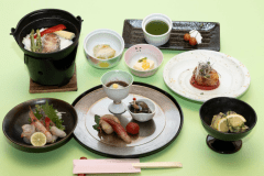 【2食付】夏の緑と温泉に包まれる湯ごもり旅♪会席「潮彩」、朝食は和洋バイキング