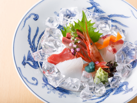 四季を味わう創作料理：お造里一例（日、週、月により異なります）
