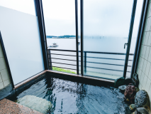 <Garden or lakeside side>Special room with onsen rock bath <Garden or lakeside side>Special room with onsen rock bath