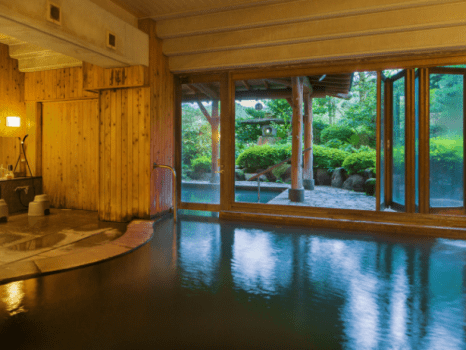 ■佳宵の湯■檜が爽やかに薫り、庭園露天風呂もご満喫。お立ち寄りもご利用いただけます