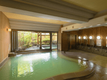 【佳宵の湯】 朝の凛とした空気の中、深く癒される朝風呂がお勧め