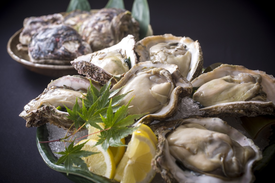 瀬戸内産「岩牡蠣」夏季限定・瀬戸内ならではの厳選した食材をお楽しみ下さい！