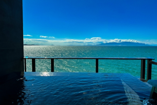 <絶景海側/天空フロア>【茜】  お部屋の露天風呂から瀬戸内海の絶景をご堪能いただけます