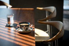 カフェ：朝食の後に海を眺めてコーヒータイムはいかがでしょうか？