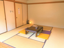 和室　２～４名利用 （定員４名）