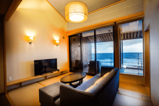 【202・地】刻一刻と変わる日本海の情景を愉しむ、オーシャンビュー和モダン客室・ツインベッド（60平米）